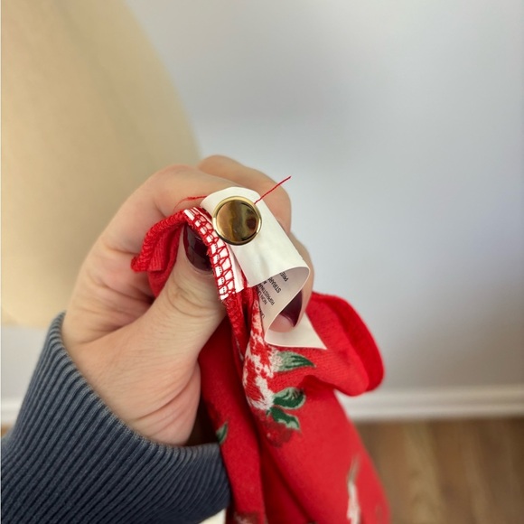 Atmosphere Blouse Red Floral Flare Sleeve Cut Out 6 - Picture 8 of 9